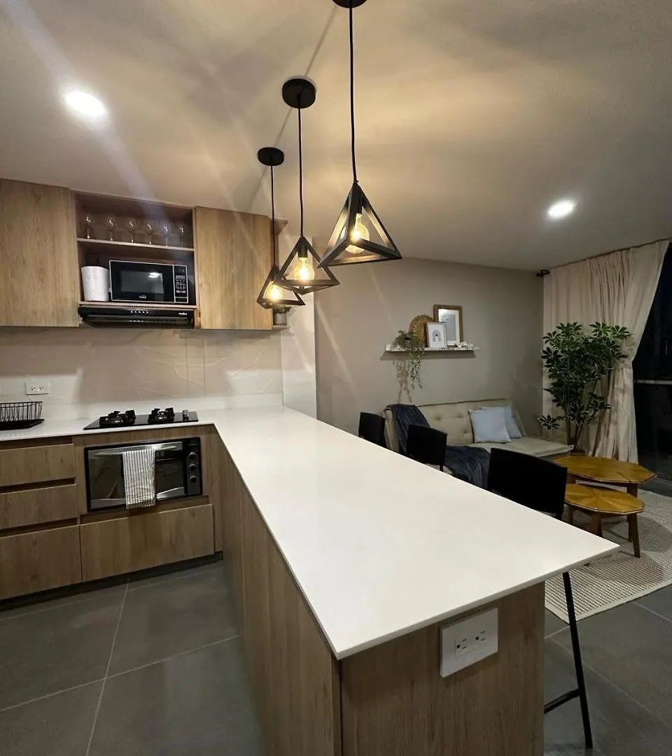 3 Habitaciones Grande Y Comodo Poblado Medellín Appartement
